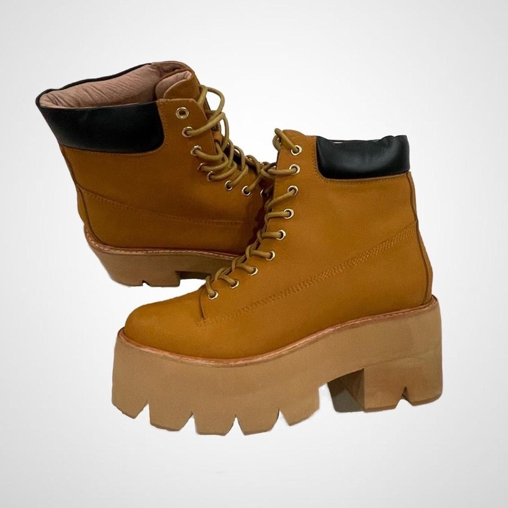 BRAND NEW VERY RARE JEFFREY CAMPBELL PLATFORM SHOE